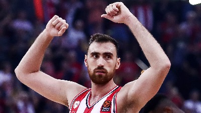 Milutinov ima novi klub: Napustio Olimpijakos