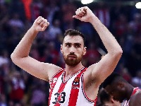 Olimpijakos razbio lidera: Milutinov blistao