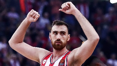 Olimpijakos razbio lidera: Milutinov blistao