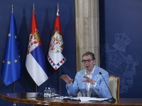 "Da izvedem kobre da ih razbacamo sve, ne bi trebalo šest-sedam sekundi“: Da li ovo Vučić preti studentima? (VIDEO)