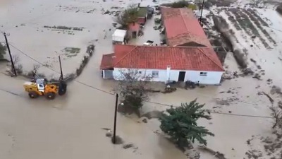 Panika u GRČKOJ, POSTAVLJENI ŠATORI zbog upozorenja na OPASNOST (FOTO/VIDEO)