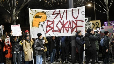 Studenti Brnabić: "Ko se lati naših profesora..."; Brnabić studentima: "Ae, ljudi, malo fokusa"