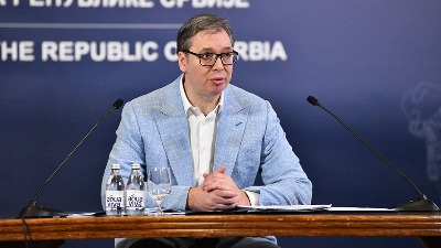 Vučić na tabli u studiju Hepija crtao "plan za uništenje SNS"