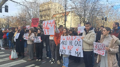 "UPRAVA, NAPOLJE": Počeo protest u Nišu na Medicinskom fakultetu, evo šta studenti traže (VIDEO)