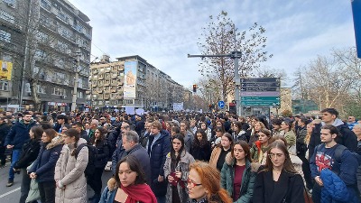 Studenti medicine lekarima: Sada da se borite za živote svih koji su izloženi branicima automobila