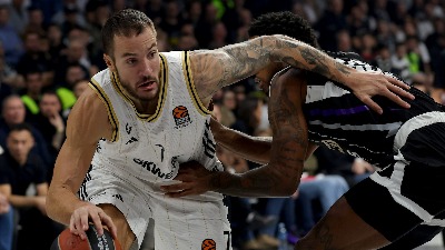 Žofri Lovernj se obratio "grobarima" na srpskom: "Obećanje je ispunjeno"