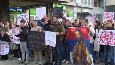 Napeto u Valjevu, sukob građana sa policijom