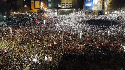 "Deco, hvala što ste nas probudili": Veliki protest u centru Beograda, studenti se vraćaju na fakultete (FOTO, VIDEO)