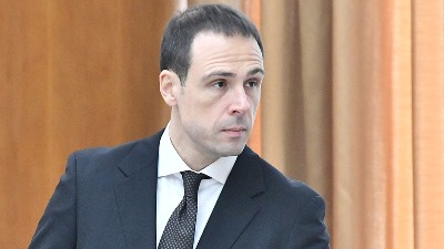 Nije Parezanović jedini: Zbog "Skaj" poruka sklonjen i Novak Nedić?!