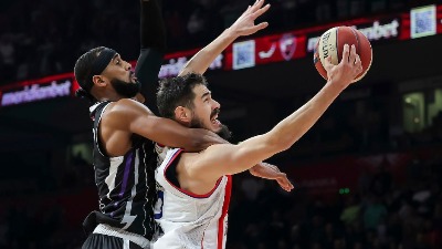 Zvezdi pripao derbi: U drami srušila Partizan!