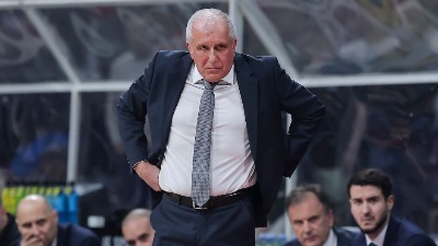 Ogromna podrška košarkašima Partizana: Legenda na treningu (FOTO)