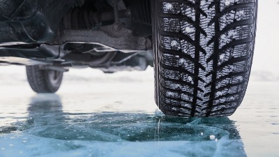 Važni saveti za vožnju u uslovima snega i leda na putu