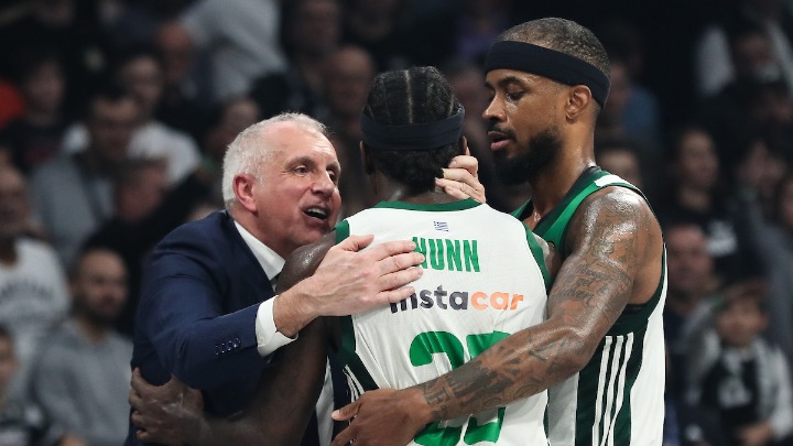 SPEKTAKL Partizan i PAO igraju meč na kompleksu Australijan opena