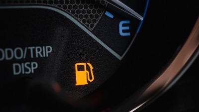 Alarm za vozače: Vožnja na rezervi uništava auto