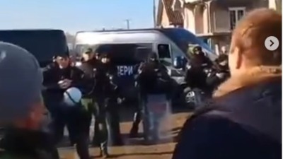 Poljoprivrednici nadmudrili policiju: Zaobišli blokadu (VIDEO)