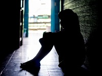 Satima zlostavljao devojku u Surčinu - detalji lede krv!