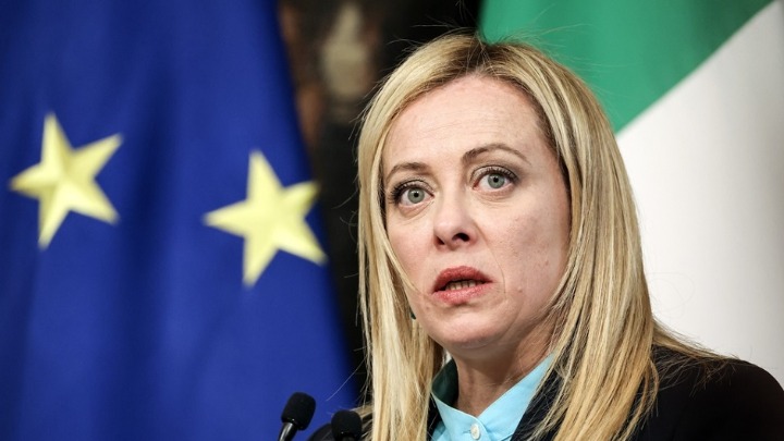 Internetom kruži fotografija Đorđe Meloni u donjem vešu: Ironično se oglasila premijerka Italije (FOTO)