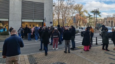 Autom na članove Beogradske filharmonije tokom akcije "Zastani, Srbijo"! Četiri osobe povređene