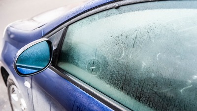 SPAS! Kako najlakše da odmaglite stakla u automobilu