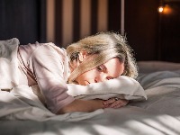 Spavate na stomaku? Evo šta kažu stručnjaci da li je to dobro za zdravlje 