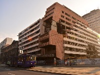 Dveri: Za prodaju zgrade Generalštaba moraće da se odgovara