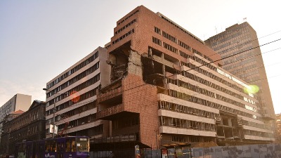 Dveri: Za prodaju zgrade Generalštaba moraće da se odgovara