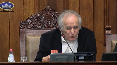 Radenović opoziciji jedva davao reč i DIVIO se Vučiću (VIDEO)