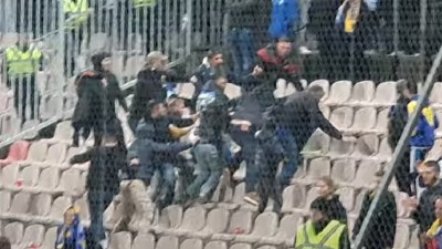 Haos u Zenici: Tuča navijača, suze igrača, Savo odlazi? (VIDEO)
