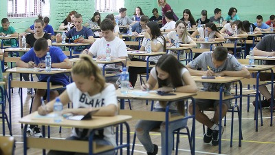 Osmaci danas polažu završni ispit iz srpskog jezika