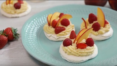 Mini tortice sa jagodama (VIDEO)