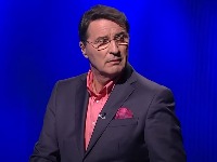 Jovan Memedović se oslanja na štap: Šta mu se dogodilo? (FOTO)