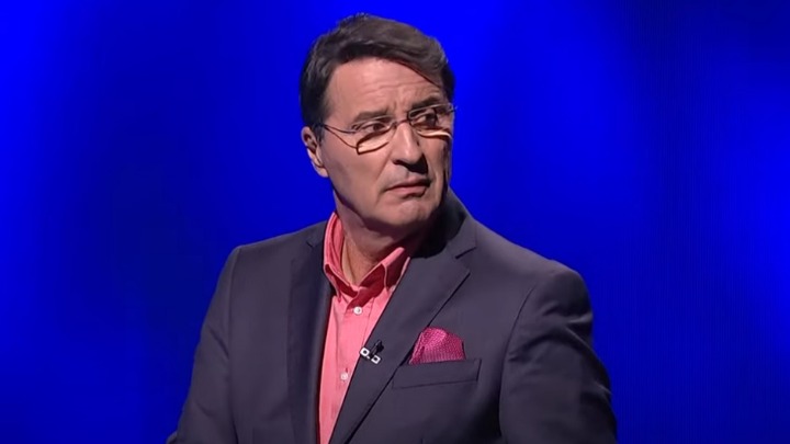 Jovan Memedović se oslanja na štap: Šta mu se dogodilo? (FOTO)