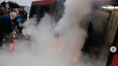 Panika u Terazijskom tunelu: Autobus pun dima, putnici evakuisani