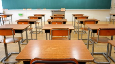 Dveri: Država da ukine zabranu zapošljavanja u prosveti