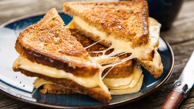 Najbolji tost sa sirom - IKAD