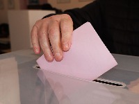 Osuđena članica biračkog odbora SNS u Mionici zbog falsifikovanja rezultata glasanja