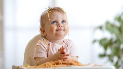 Bura zbog fotke o bebi u restoranu: "Grozan primer!"