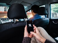 Seo na prednje sedište u taksiju, pa se šokirao reakcijom vozača