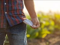 Setva - nova glavobolja seljake! "Sve kupujemo na kredit"