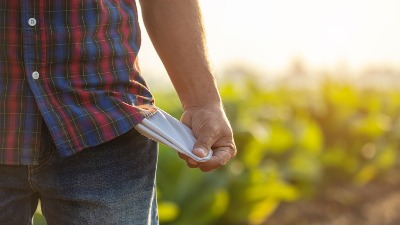 Setva - nova glavobolja seljake! "Sve kupujemo na kredit"