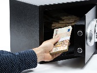 Država iz budžeta UZIMALA NOVAC svakog radnog dana?