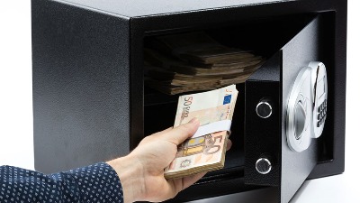 Porez na BOGATSTVO doneo bi 147 MILIJARDI evra godišnje