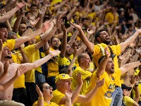 Lundberg heroj, Voker sjajan: Makabi srušio Valensiju