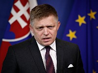 "DEČJA ŠALA": Fico opet gurnuo prst u oko EU