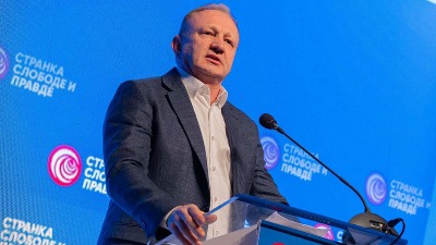 Đilas: Pripadnici Vojske poslati na ulice da sa SNS huliganima napadaju građane