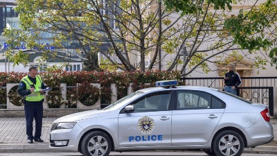 PRIMENA ZAKONA O SAOBRAĆAJU NA KIM Srbi sa srpskim tablicama su od sada - STRANCI