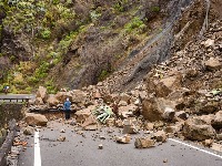 Drama u Zvorniku: Kamenje se obrušilo na benzinsku pumpu