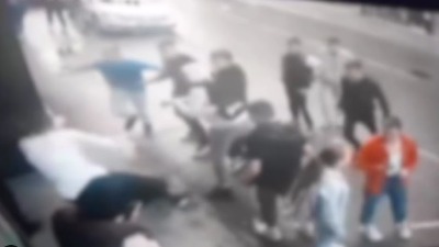 JEZIVO Brutalna tuča dečaka u Novom Pazaru (VIDEO)