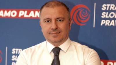 Ovako izgleda zapaljeni automobil tužiteljke iz Subotice: Oglasio se Šebek (FOTO)