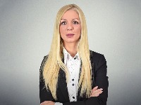 "Policija upala u stan čoveku jer je na prozor okačio transparent Vučićevih laži"